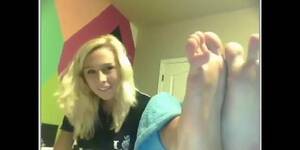 bare feet omegle - Omegle girl feet webcam compilation {14} - Tnaflix.com