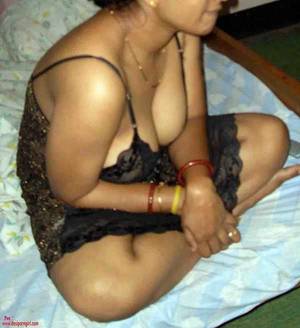indian real sex sleep - Desi NRI Bhabhi Showing Big Boobs in Transparent Nighty