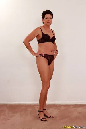 bikini facial mature - Mature Brunette Catches a Face Full of Cum porn ðŸŒ¶ï¸ picture gallery -  PornHat