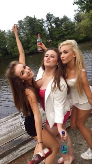 chav teen sluts tumblr - Drunk Chav Sluts! Porn Photo Pics