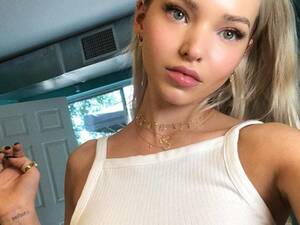 Dove Cameron Descendants Porn - Dove Cameron, chica Disney, sube polÃ©mica foto para defender a las mujeres
