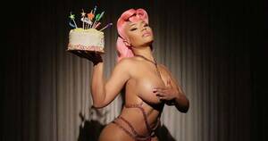 Nikki Minaj Porn - Nicki Minaj age-shamed for posing NUDE on 39th birthday: 'You are a mother  now' - MEAWW