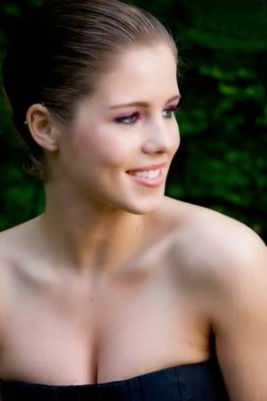 Emily Bett Rickards Fucked Porn - Arrow-Felicity-Emily-Bett-Rickards-Pictures-Images-photos-