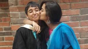 blackmail lesbian sex - Chennai lesbian couple thrown out of hotel. Staff blackmail them with  making out video - India Today