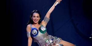 Katy Perry Lesbian Porn - Katy Perry Thanks the LGBTQ+ Community for Her Legendary Career