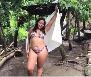 El Salvador Girls Porn - Upskirt Pussy Trying On Shoes - UPSKIRT.TV