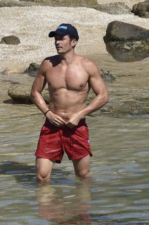 Bizarre Beach Porn - Photo of Katy Perry and Orlando Bloom Have a Steamy NSFW Beach Day in Italy