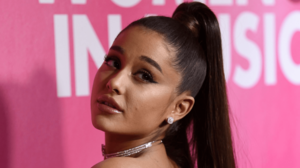 Ariana Grande Watching Porn - Ariana Grande's Return to Manchester Was Met With Fan Criticism