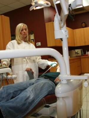 Bibi Jones Dentist Porn - I Know That Girl - Dentists Understand Oral - 01/04/2012