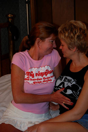 Amateur Lesbian Interracial - Gangbangdee Dee Lesbians Interracial Sex Bookworms jpg 13