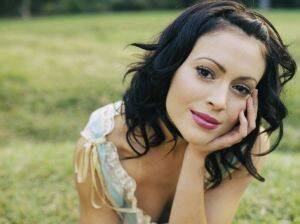 Alyssa Milano Lesbian - Alyssa Milano | vinnieh