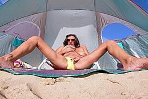 beach nudes masturbating videos free - Rachel Lee Hh22 Beach Day Turns Into Masturbate And Squirt Day! Public Beach  Nude P1, watch