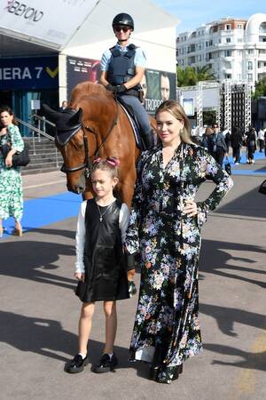 alyssa milano nude transvestite - Alyssa Milano â€“ Janet Charlton's Hollywood, Celebrity Gossip and Rumors