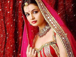 Diya Mirza Porn - HD wallpaper: Diya Mirza In Colorfull Saree, women's brown and gray sari  dress with text overlay | Wallpaper Flare