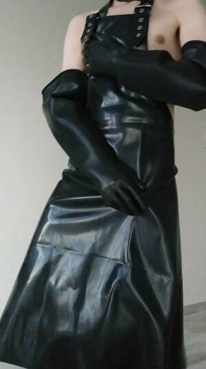 Cum On Rubber - Cum in rubber apron - ThisVid.com