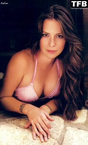 Alyssa Milano Holly Marie Combs Porn - Holly Marie Combs Nude & Sexy Collection (24 Photos) | #TheFappening