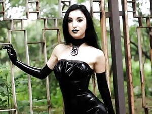 ebony girl lipstick - Ultra sexy goth girl wearing black lipstick in public | xHamster