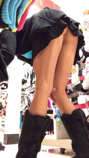 girlfriend upskirt thong - Upskirt no panties in clothing store