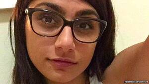 Blackmail Mom Porn Glasses - Mia Khalifa, a Lebanon-born porn star, is getting 'scary' death threats -  BBC News