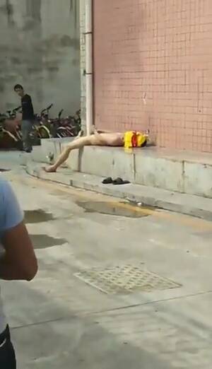 exhibitionist masterbate - Public exhibitionist masturbating - ThisVid.com