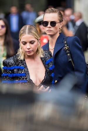 Ashley Benson Getting Fucked - Cara Delevingne and Ashley Benson's relationship as they 'get married' |  Metro News