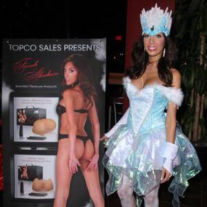 Farrah Abraham Sex Toys - Farrah Abraham Busts Out an Elsa Costume to Sell Sex Toys
