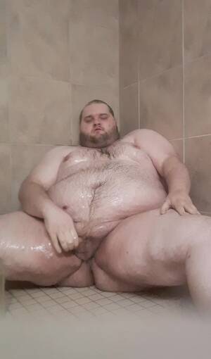 Fat Piss Porn - Fat Piss Pig soaks in its own piss. - ThisVid.com