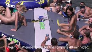 Eating Strangers Pussy - Teen Sluts Let Random Strangers Eat Their Pussies At Wild Lake Party -  XVIDEOS.COM