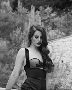 Lana Del Rey Porn Magazine - Lana Del Rey wearing a chantal thomass bra