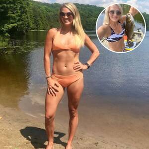 Carrie Underwood Porn Real - Carrie Underwood Bikini Photos: Singer's Swimsuit Pics
