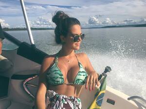 Brazilian Boat Porn - Brazilian girl on a boat Porn Pic - EPORNER