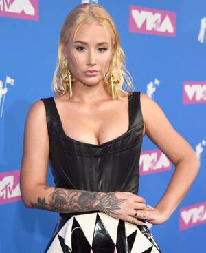 Iggy Azalea Nude Porn - Iggy Azalea Addresses Her Nude Photos That Were Leaked