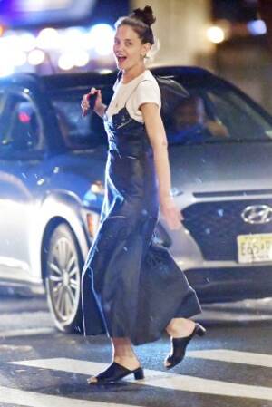 Katie Holmes Wet Pussy - Katie Holmes Spotted With Mystery Man After Jamie Foxx Split: Pics â€“  Hollywood Life