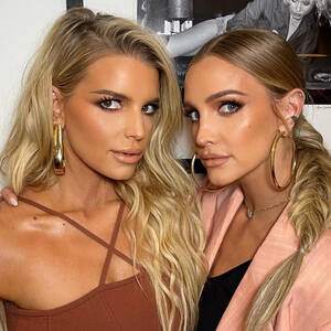 Ashlee Simpson Tits - Jessica Simpson wears underboob-baring dress with Eric Johnson