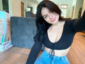 Ariel Winters - Has Ariel Winter Had Plastic Surgery? Breast Reduction, More