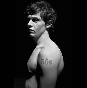 Evan Peters Real Porn - Evan Peters | Internal Horror