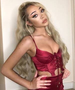 Dove Cameron Having Sex - Revenge porn campaigner slams new HSE campaign urging people to have online  sex as 'completely irresponsible' | The Irish Sun