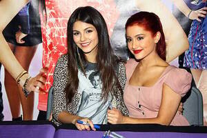Ariana Grande And Victoria Porn - Victoria Justice has texted Ariana Grande about 'stupid' feud