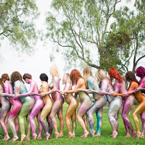 Everyday Women Posing Porn - Women pose naked, covered in glitter for body positive Instagram project |  Mashable