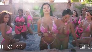 10 girl orgy - Kiara Mia on X: \