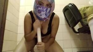 Islamic Women Sexy Dildo Ride - Real Muslim Arab in Hijab Dildo Riding Hard And Squirting Orgasm DoggyStyle  Porn Hijab On Webcam - XVIDEOS.COM