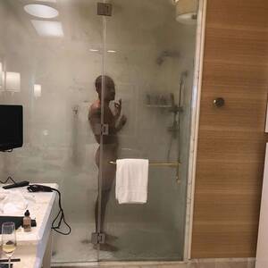 Ashlee Simpson Nude Porn - Ashlee Simpson Shares Naked Photo of Evan Ross in Birthday Tribute