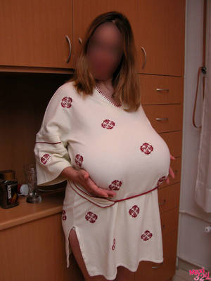 maxi mooms tits lactating - Maxi 32JJ of Maxi32JJ.com ...