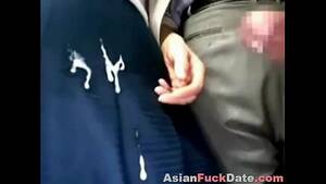 japanese public handjob - Japanese public bus handjob - XVIDEOS.COM