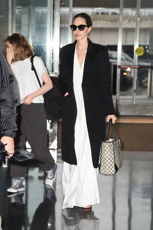 Gift Porn Sex Angelina Jolie - Angelina Jolie Is Committed to Dressing Up at the Airport | Vogue