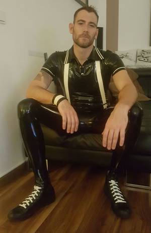Muscle Latex Porn - Finbikerguy Ready for Party!