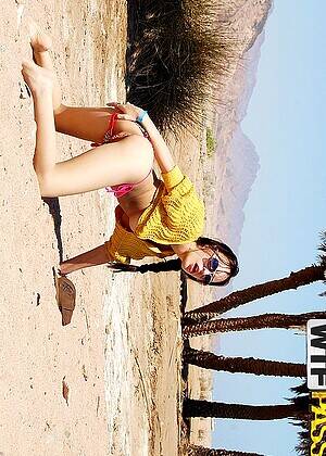 beach hunters brunette - Babe Today Brunette Pussy Beach Porn Pics Hunter Mobile 4