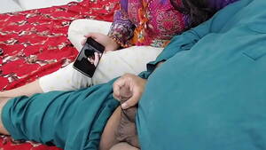 Hindi Audio - Me And My Real Stepsister Watching Indian Porn On Mobile Together XXX Clear Hindi  Audio - XVIDEOS.COM