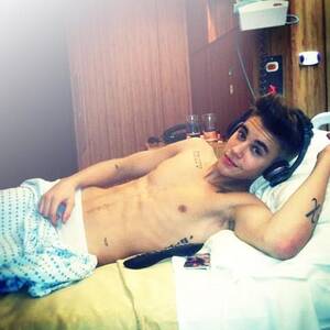 justin bieber jerk off - WHAT DOES JUSTIN BIEBER HAVE AGAINST TAYLOR LAUTNER? â€“ Janet Charlton's  Hollywood, Celebrity Gossip and Rumors