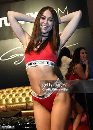 Amber Priddy - 289 fotografias e imagens de Riley Reid - Getty Images